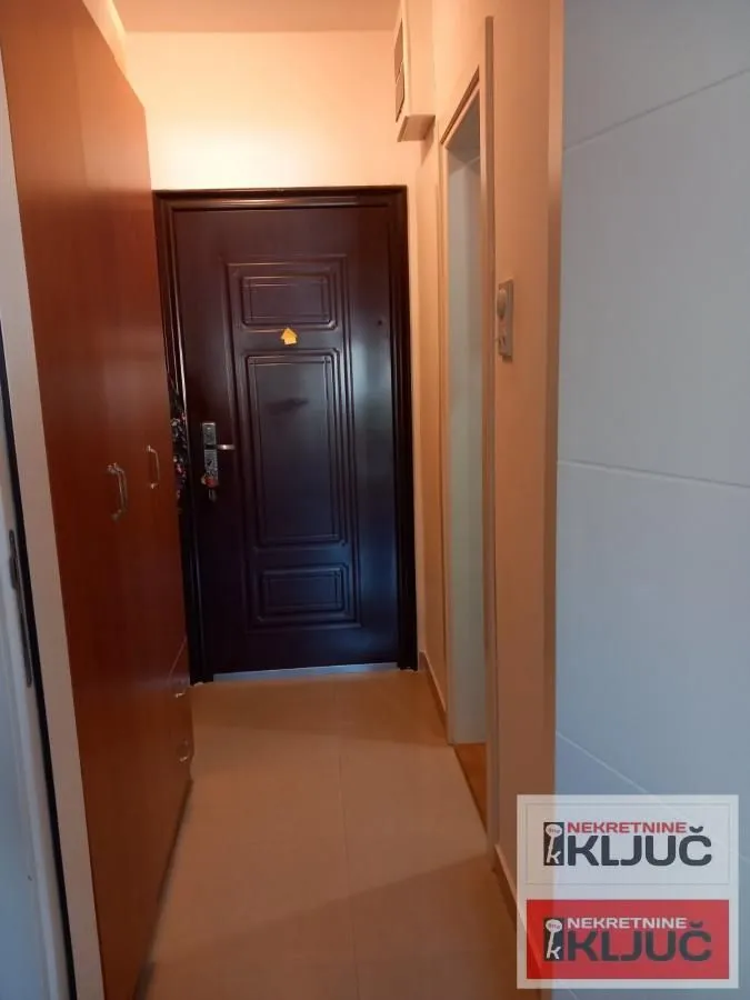 Izdavanje, garsonjera, 28m², Bulevar Oslobodjenja, Novi Sad Sve Podlokacije