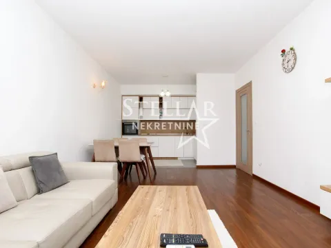 Izdavanje, dvosoban stan, 69m², Master Kvart, Podgorica - image 4