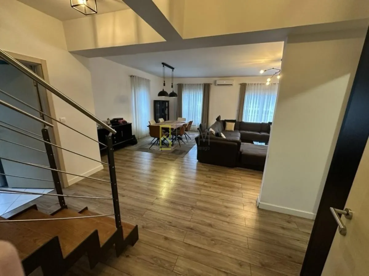 Prodaja, trosoban stan, 114m², Momišići, Podgorica