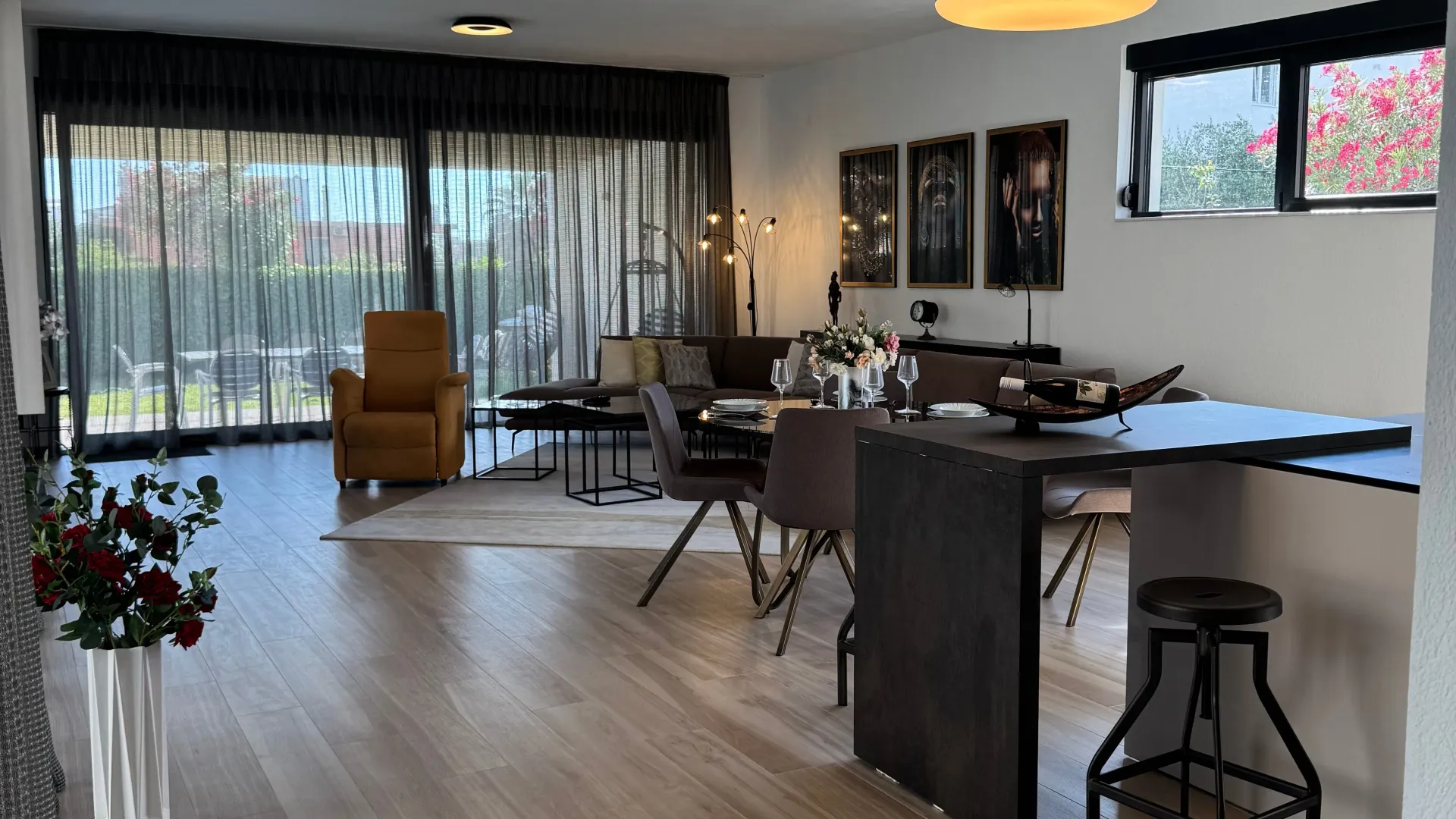 Prodaja, kuća, 342m², Centar, Bar