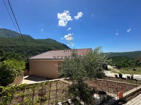 Izdavanje, kuća, 85m², Lastva Grbaljska, Kotor - image 12