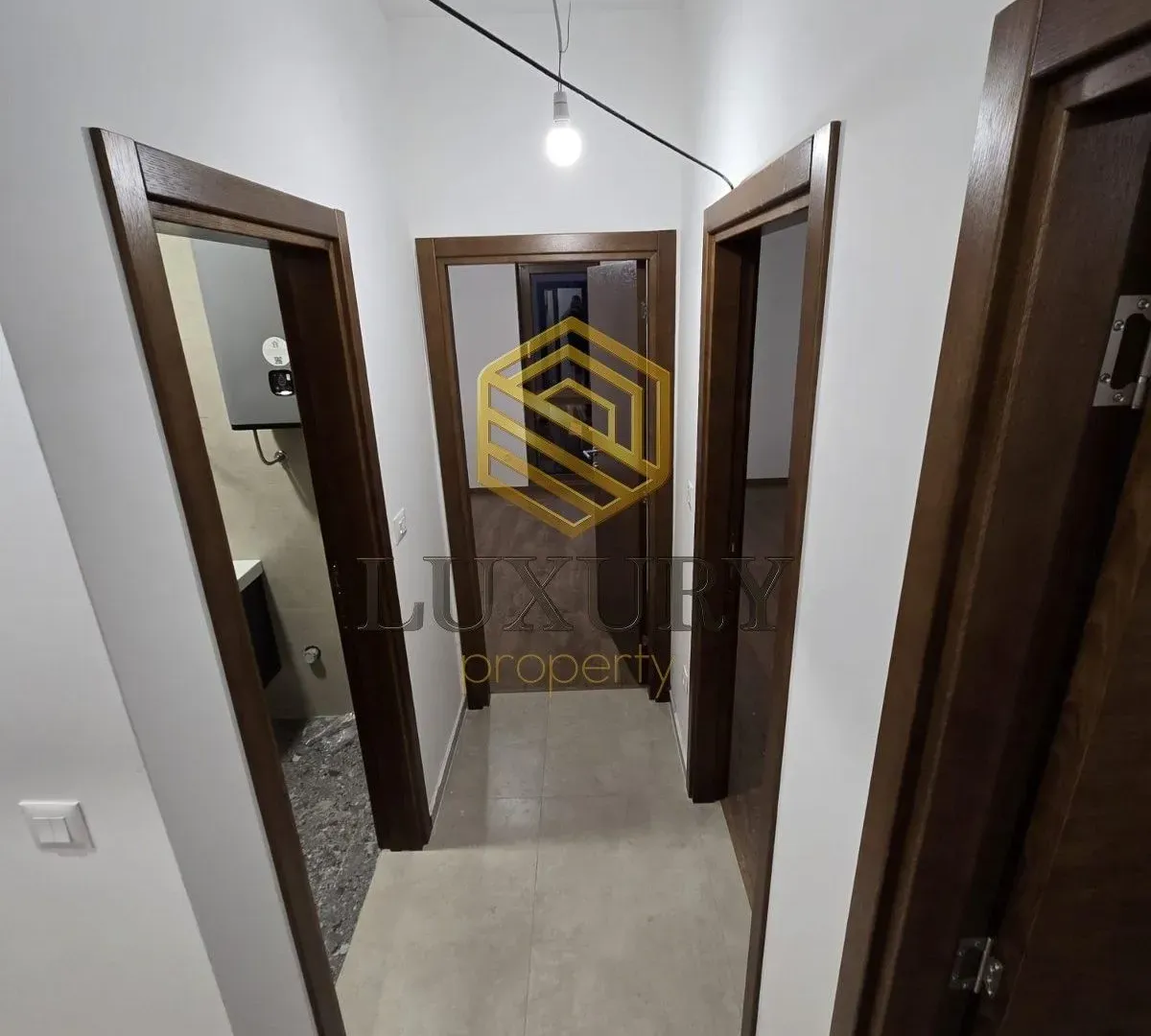 Izdavanje, trosoban stan, 81m², Vezirov Most, Podgorica