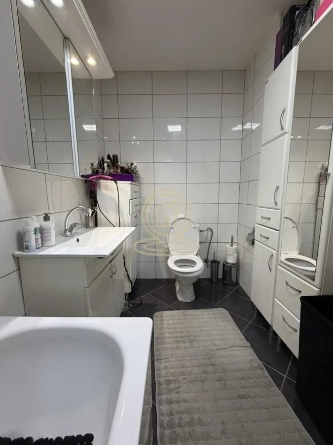 Prodaja, četvorosoban stan, 110m², Pivara, Kragujevac