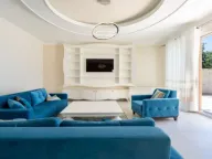 Izdavanje, četvorosoban stan, 500m², Reževići, Budva - image 6