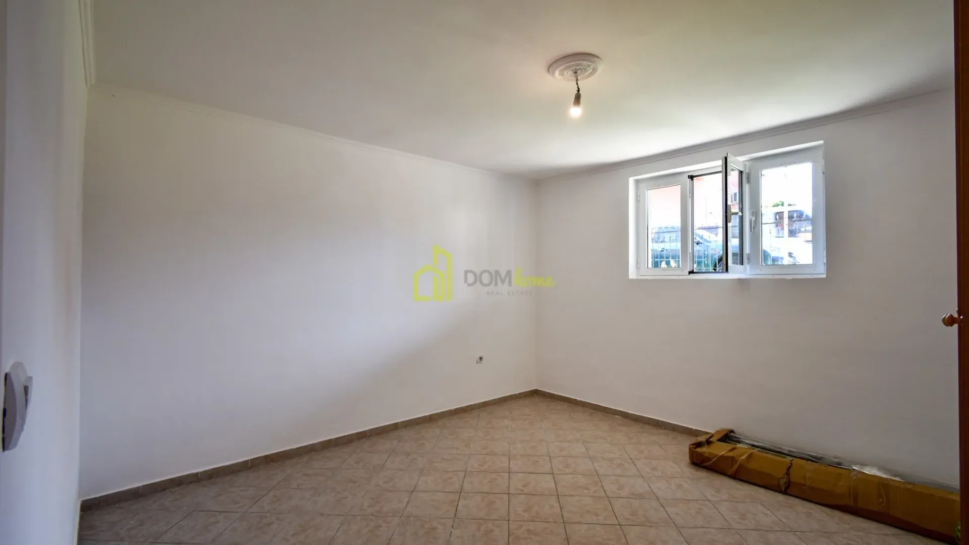 Sale, house, 303m², Konik, Podgorica