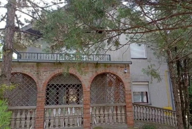Prodaja, kuća, 200m², Novi Bečej, Zrenjanin