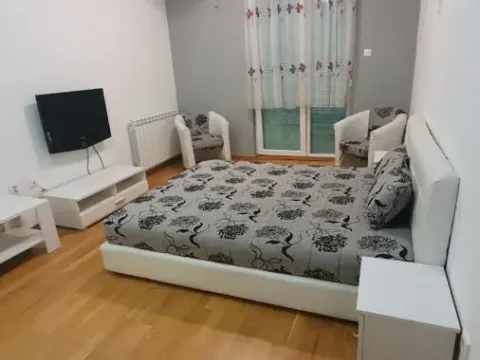 Izdavanje, jednosoban stan, 32m², Liman 3, Novi Sad Sve Podlokacije
