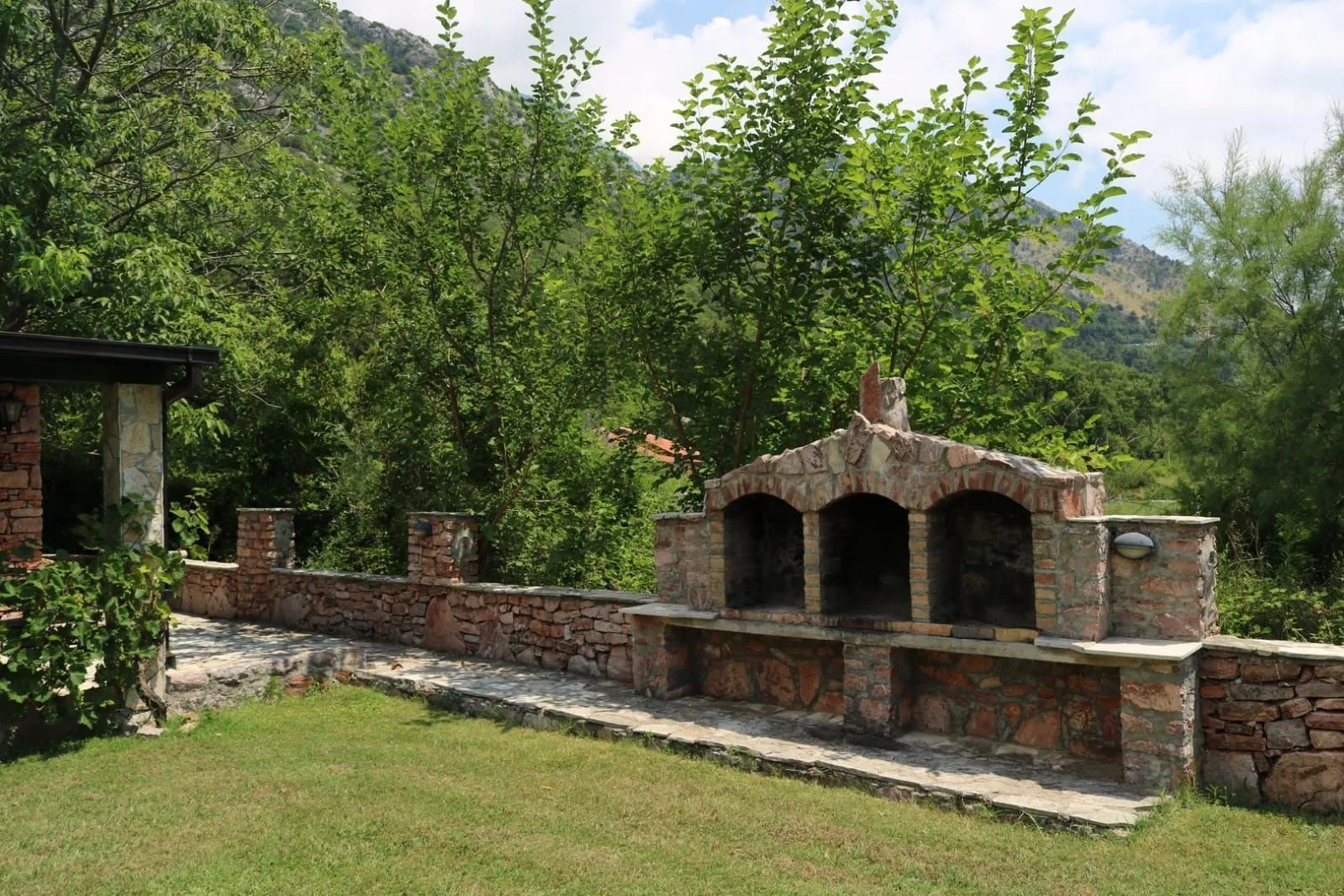 Prodaja, ugostiteljski objekat, 767m², Buljarica, Budva