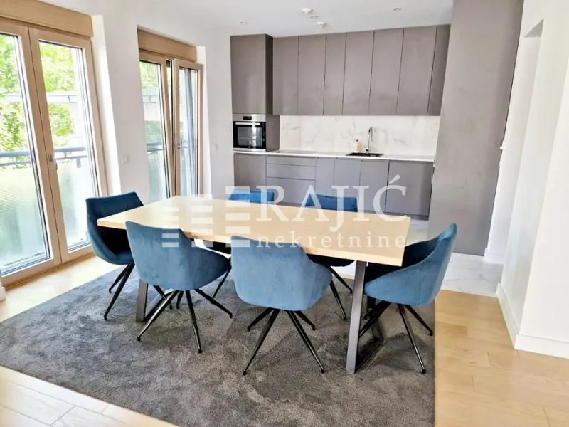 Izdavanje, četvorosoban stan, 125m², Senjak, Beograd