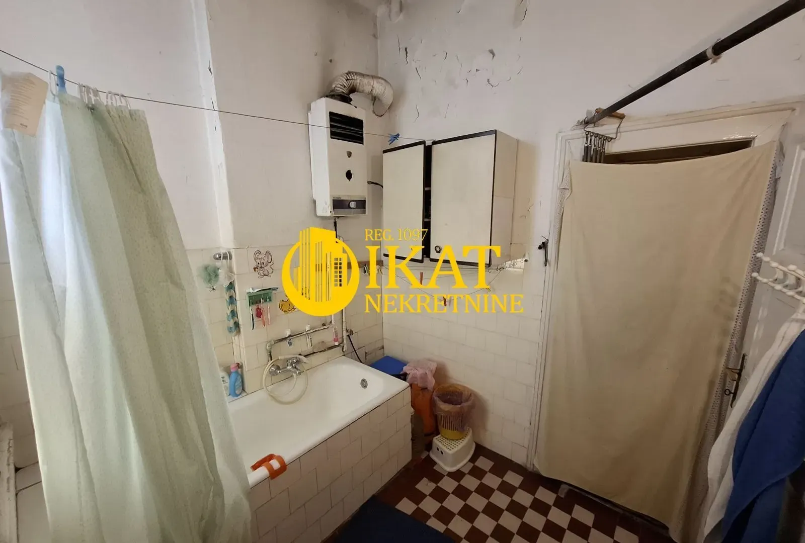 Sale, four bedroom apartment, 107m², Cvetni Trg, Vračar Sve Podlokacije