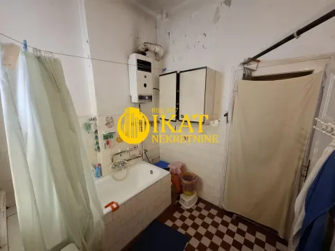 Prodaja, četvorosoban stan, 107m², Cvetni Trg, Vračar Sve Podlokacije - image 8
