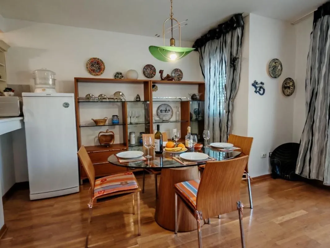 Prodaja, dvosoban stan, 85m², Petrovac, Budva