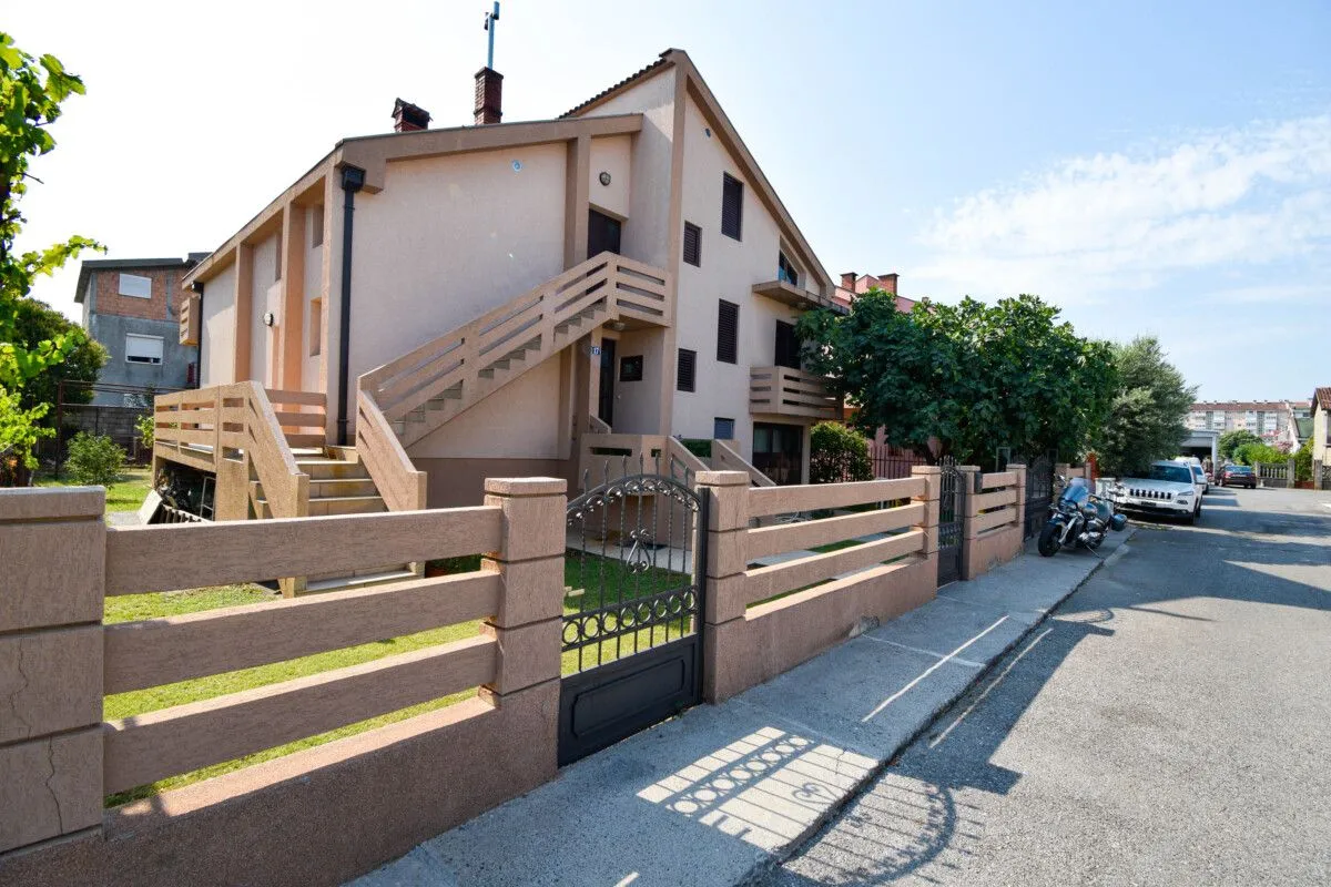 Prodaja, kuća, 300m², Stari Aerodrom, Podgorica