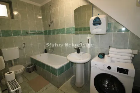 Izdavanje, četvorosoban stan, 75m², Centar, Novi Sad - image 12