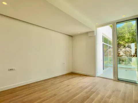 Prodaja, kuća, 350m², Centar, Tivat - image 6