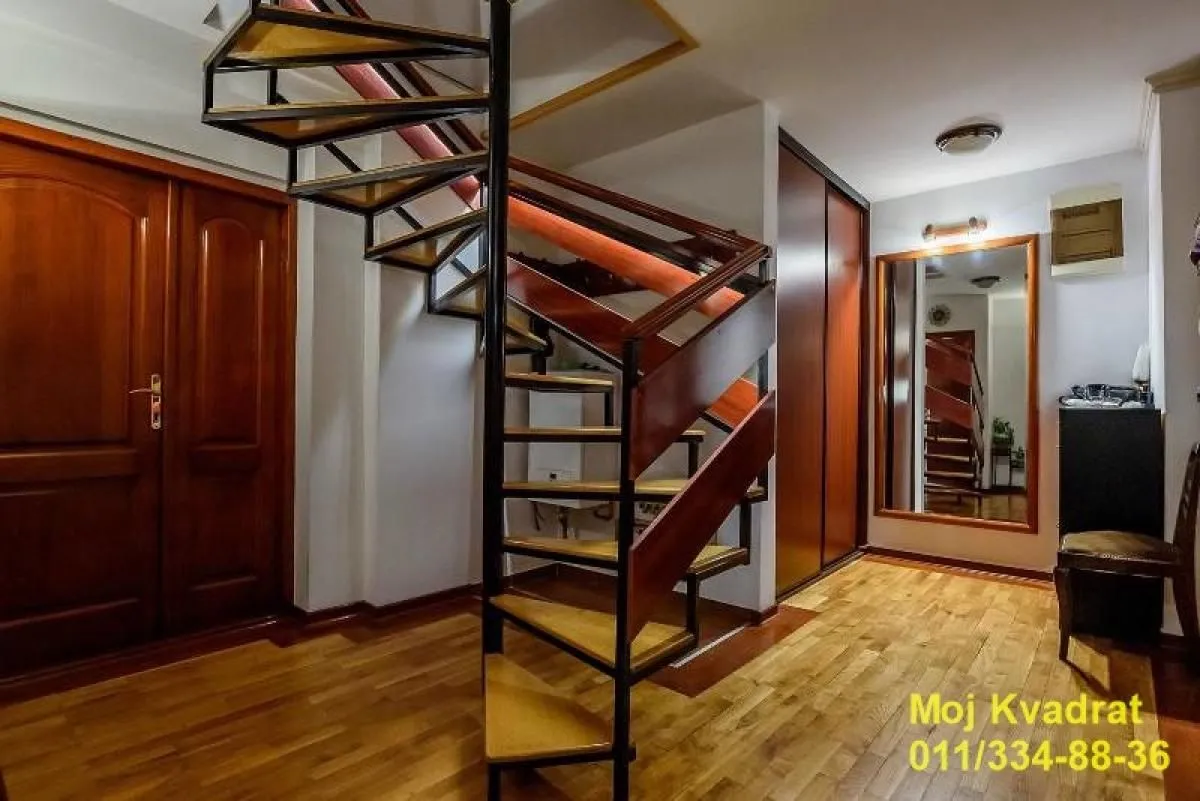 Sale, four bedroom apartment, 105m², Stari Grad, Beograd
