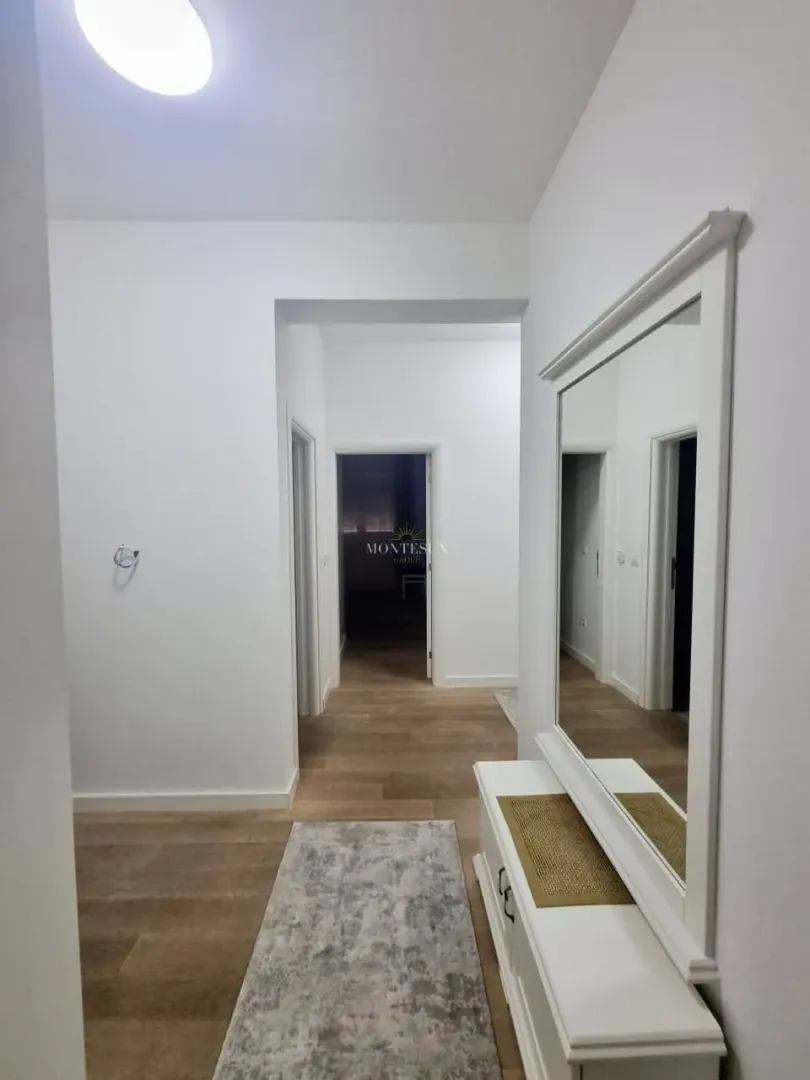 Rent, three bedroom apartment, 90m², Bečići, Budva