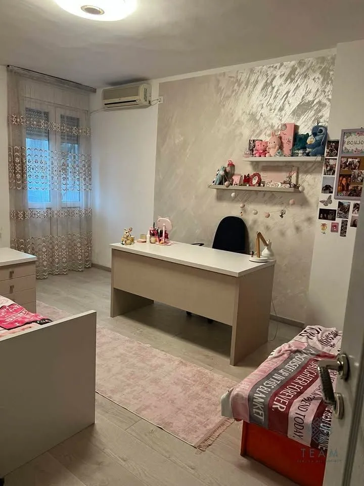 Rent, three bedroom apartment, 100m², Pejton, Podgorica