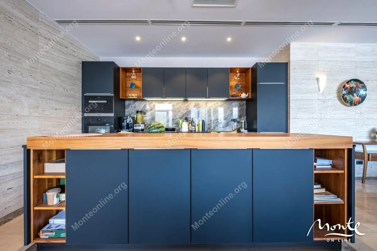 Prodaja, trosoban stan, 230m², Bogišići, Tivat