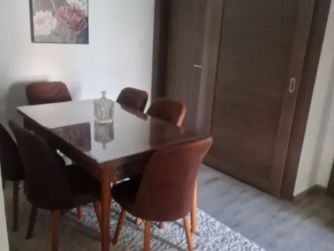 Izdavanje, trosoban stan, 130m², Stari Aerodrom, Podgorica - image 4