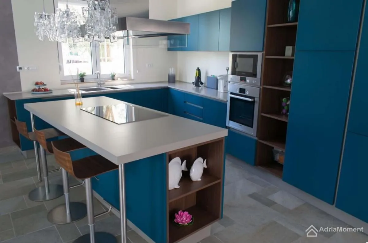 Prodaja, kuća, 285m², Sutorina, Herceg Novi