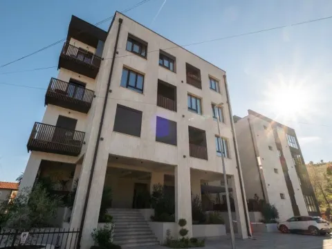 Prodaja, trosoban stan, 95m², Gornja Gorica, Podgorica - image 22
