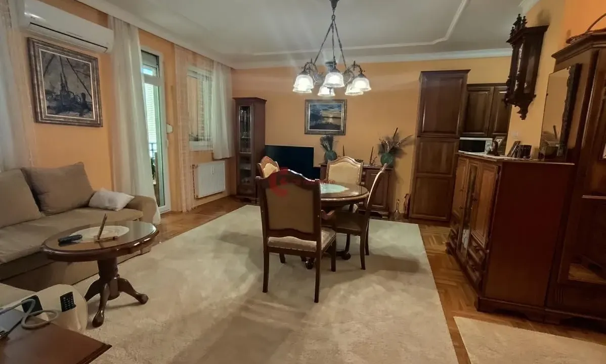 Prodaja, dvosoban stan, 49m², Centar, Subotica
