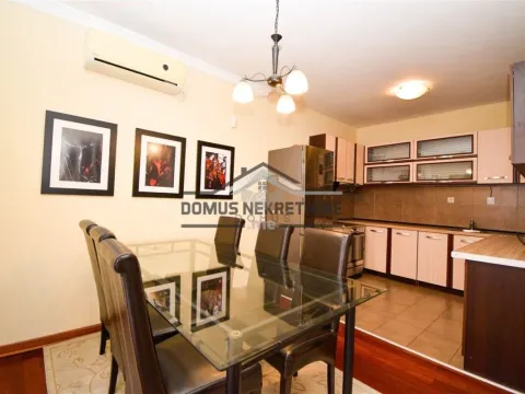 Izdavanje, kuća, 180m², Donja Gorica, Podgorica - image 9