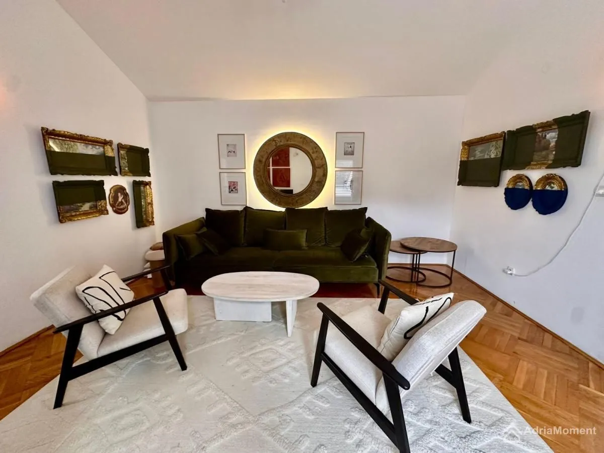 Prodaja, dvosoban stan, 97m², Dobrota, Kotor