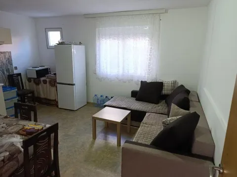 Rent, house, 90m², Šušanj, Bar - image 1