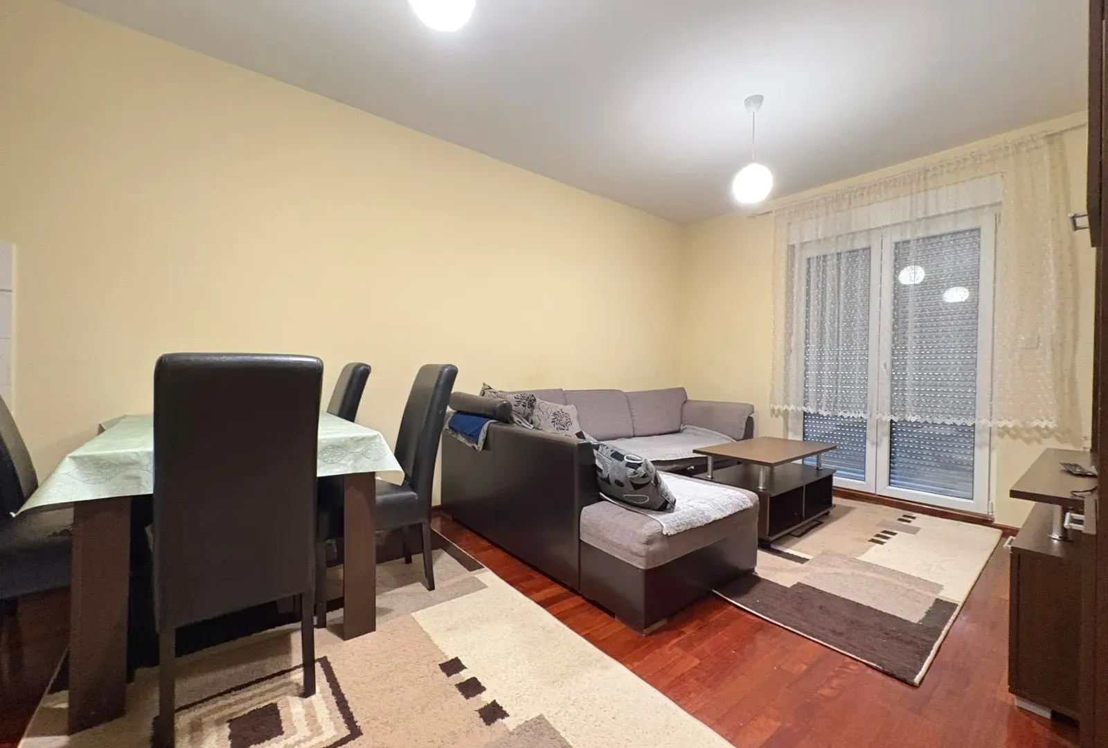 Rent, hospitality venue, 42m², Stari Aerodrom, Podgorica