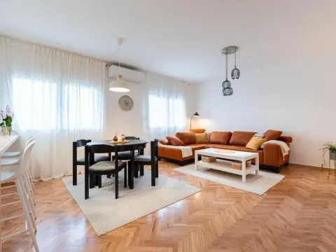 Rent, apartment, 100m², Dalmatinska ulica, Podgorica - image 3
