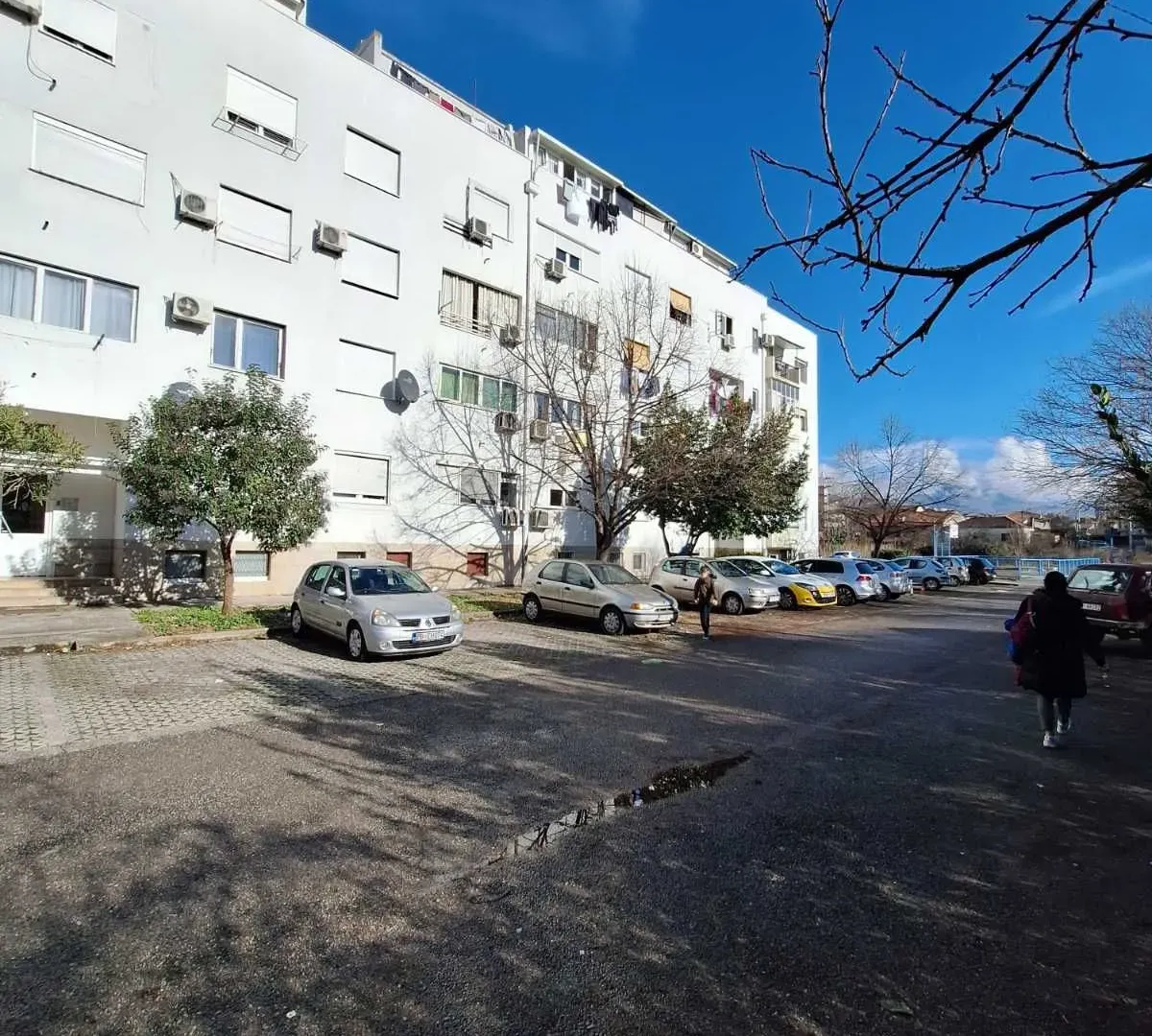 Izdavanje, jednosoban stan, 30m², Drač, Podgorica