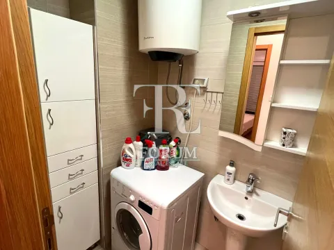 Sale, two bedroom apartment, 64m², City Kvart, Podgorica - image 12