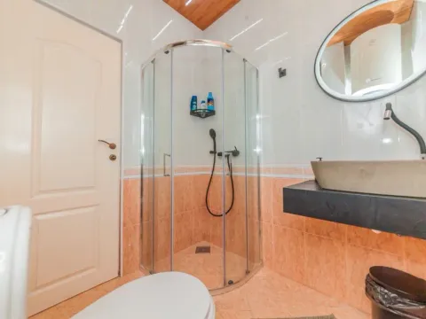 Izdavanje, kuća, 50m², Igalo, Herceg Novi - image 10