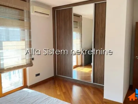 Izdavanje, četvorosoban stan, 118m², Vračar Hram, Vračar Sve Podlokacije - image 11