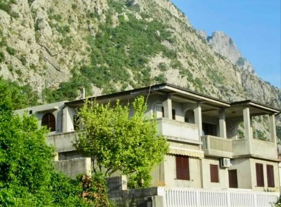 Prodaja, kuća, 270m², Dobrota, Kotor