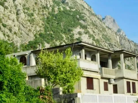 Sale, house, 270m², Dobrota, Kotor
