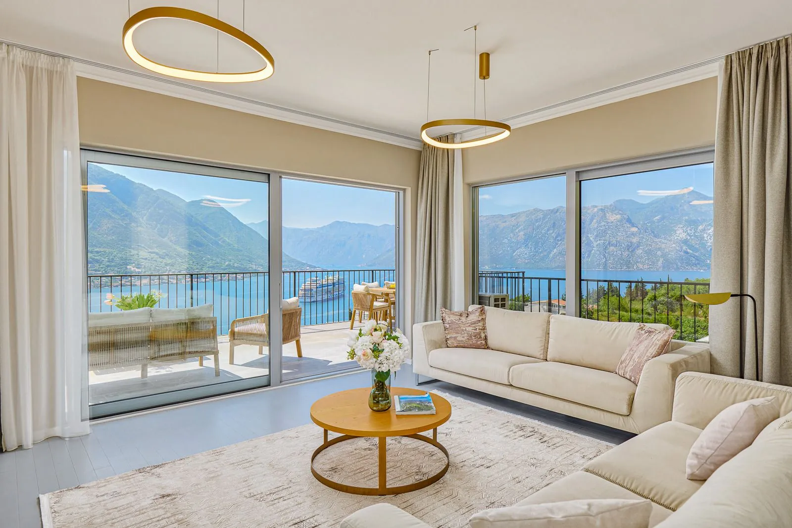 Prodaja, trosoban stan, 158m², Dobrota, Kotor