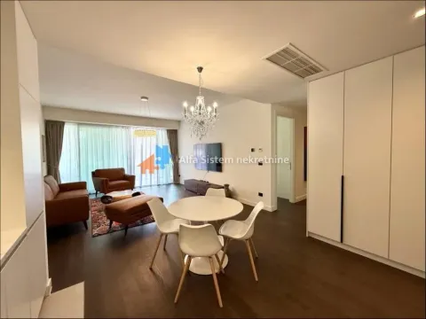Izdavanje, četvorosoban stan, 110m², Savski Venac, Beograd - image 3