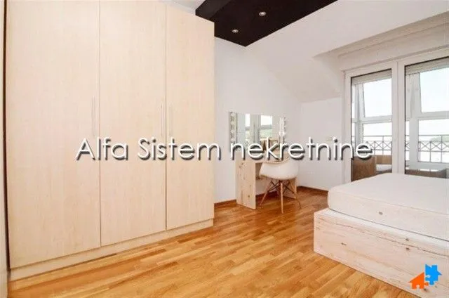 Rent, four bedroom apartment, 140m², Đeram Pijaca, Beograd