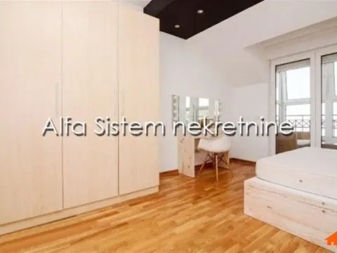 Izdavanje, četvorosoban stan, 140m², Đeram Pijaca, Beograd - image 12