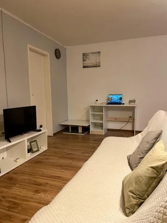 Izdavanje, dvosoban stan, 50m², Centar, Podgorica