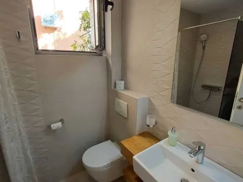 Rent, one bedroom apartment, 40m², Bečići, Budva - image 4