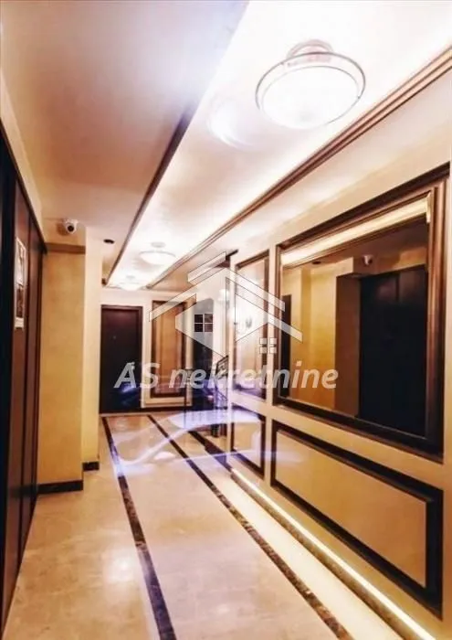 Izdavanje, trosoban stan, 68m², Vračar Sve Podlokacije, Beograd