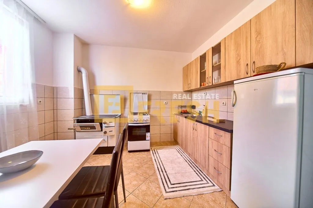 Izdavanje, dvosoban stan, 90m², Zagorič, Podgorica