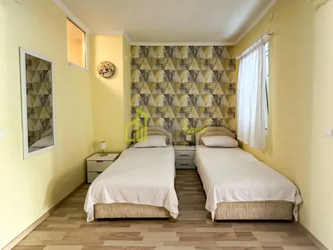 Rent, two bedroom apartment, 75m², Tivat, Crna Gora - image 3