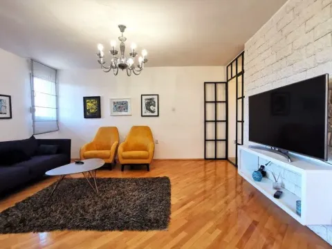 Izdavanje, stan, 105m², Blok 5, Podgorica - image 3