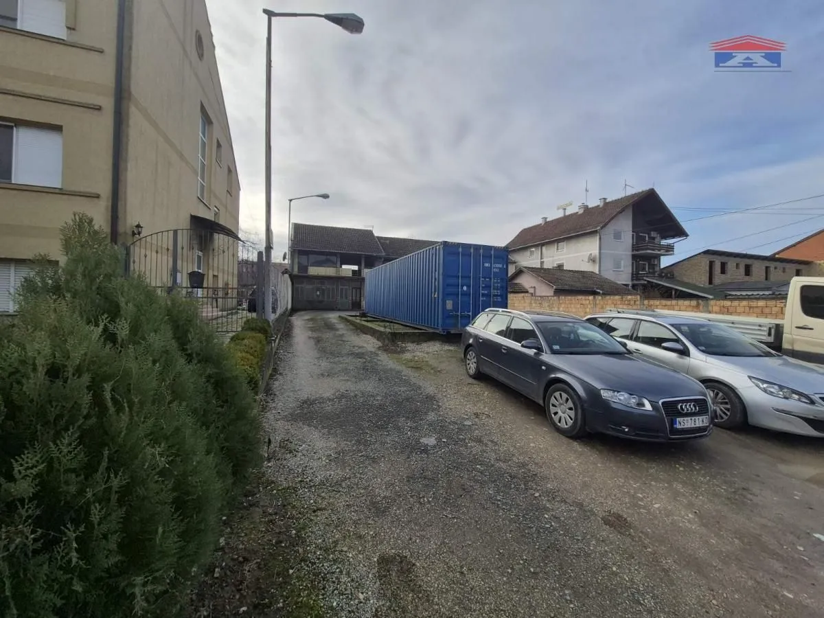 Rent, office space, 129m², Novi Sad, Srbija