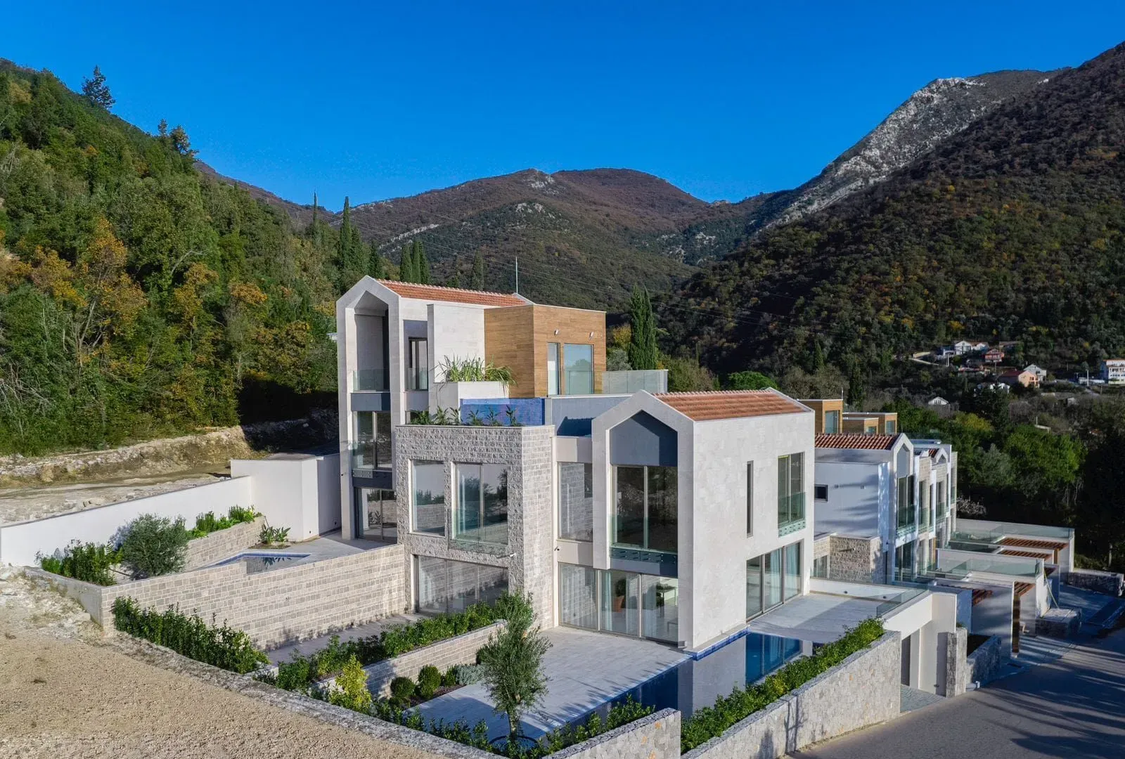 Prodaja, trosoban stan, 246m², Tivat, Crna Gora